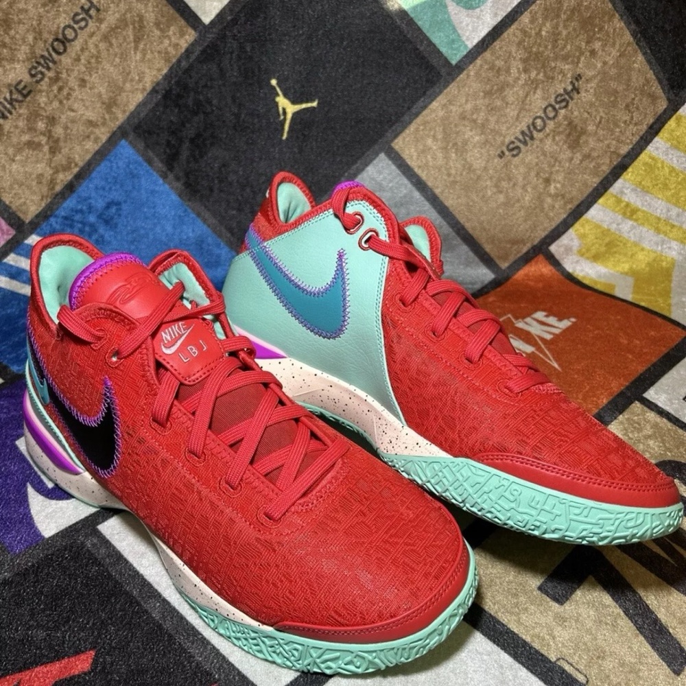 Nike Zoom Lebron Nxxt Gen Size 11 in Track Red  and Black Teal Nebula